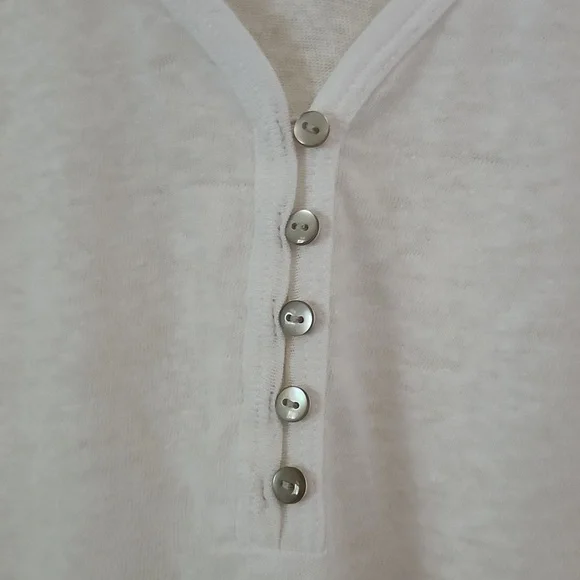 October Sale. Buy 1 Get 1 Free..Old Navy Ladies White shorts sleeved top NWT - Picture 3 of 6